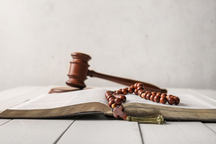 Demanda contra la Iglesia Católica